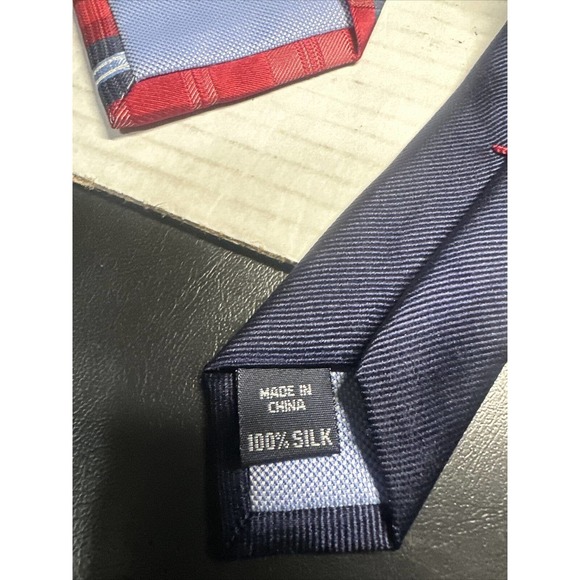 Tommy Hilfiger Red‎ Plaid 100% Silk Tie - Picture 4 of 6